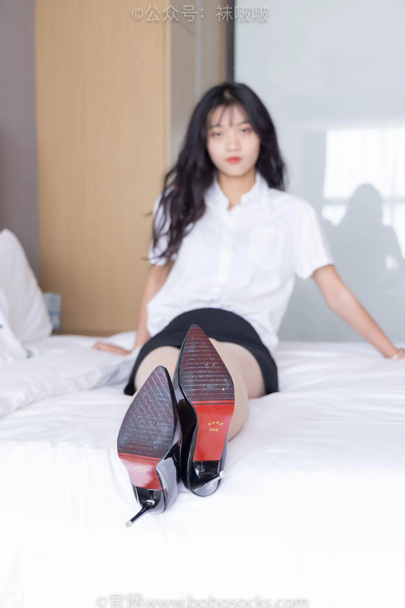 [BoBoSocks袜啵啵]NO.071 涵涵-OL制服、高跟鞋、肉丝 [145P]插图5